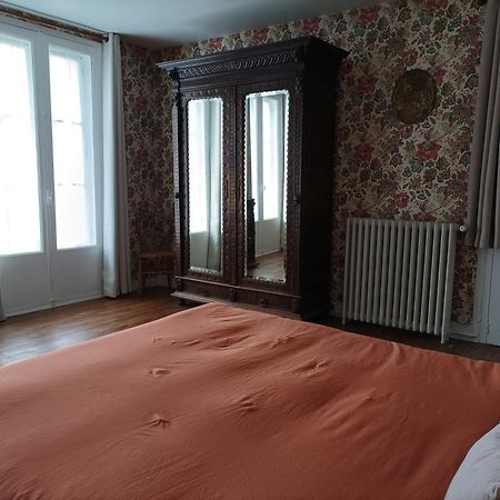 Le Relais Des Roses- Chambres D'Hotes Vatan Экстерьер фото