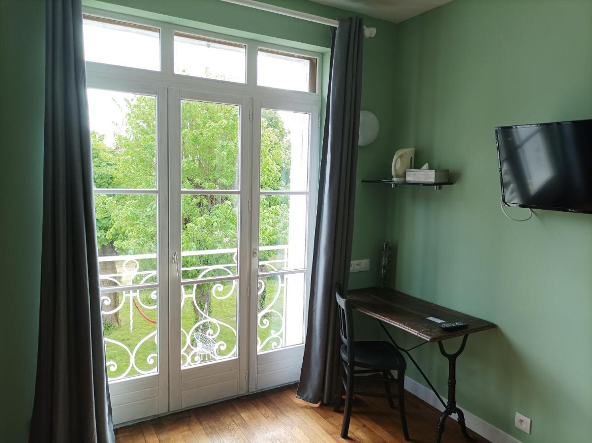 Le Relais Des Roses- Chambres D'Hotes Vatan Экстерьер фото