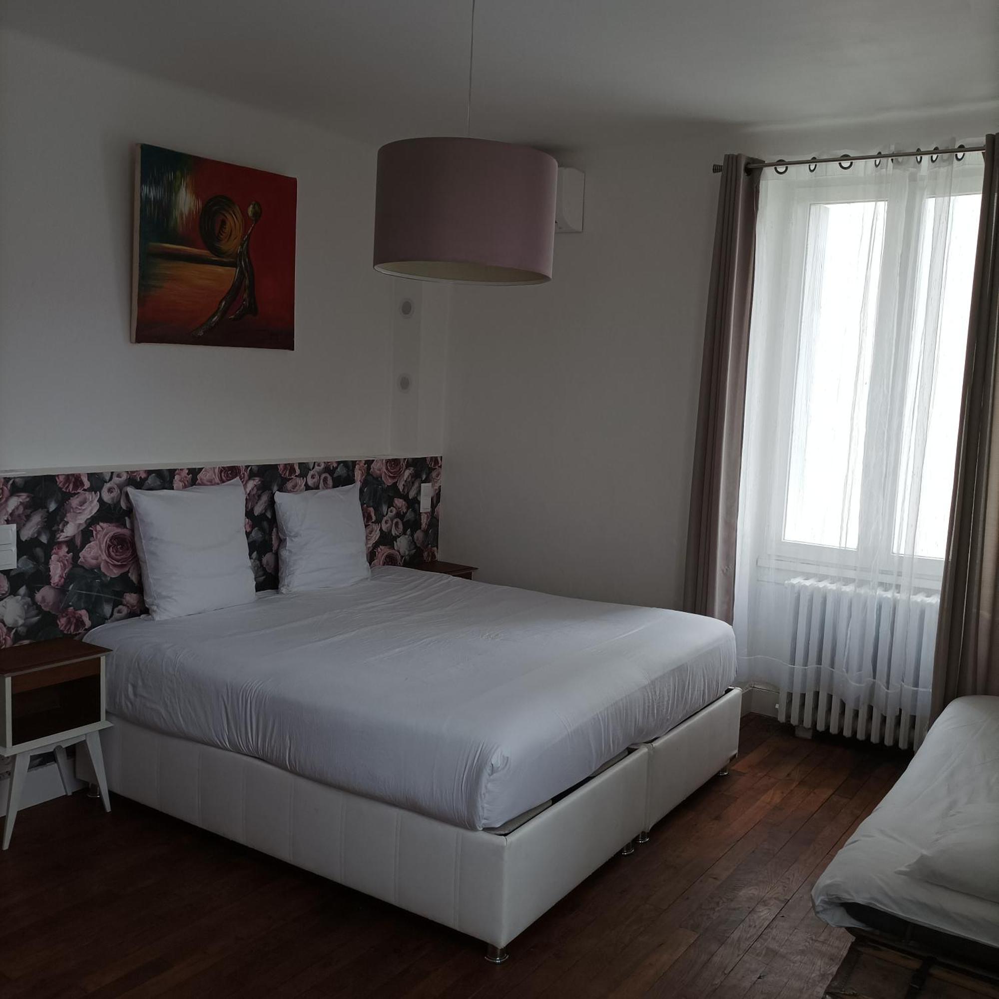 Le Relais Des Roses- Chambres D'Hotes Vatan Экстерьер фото